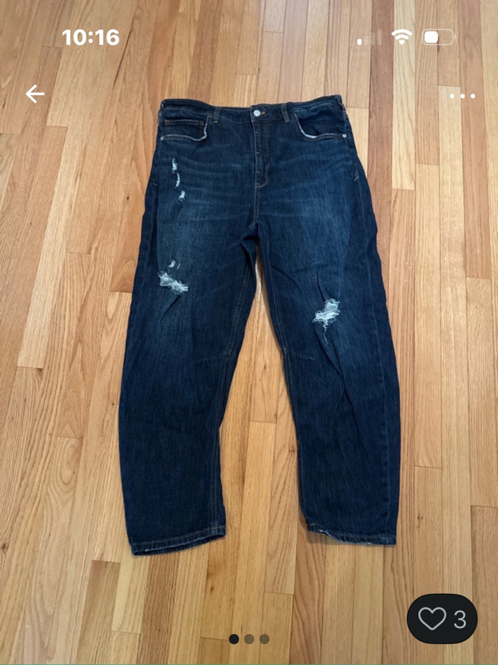 Pilcro zip fly jeans in size 32 dark wash.
Comes from a smoke free home.